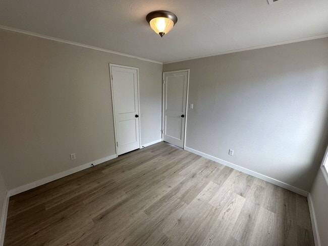 Building Photo - Well-Maintained 3-Bed, 1.5-Bath Home for Lease – 1,056 sq ft