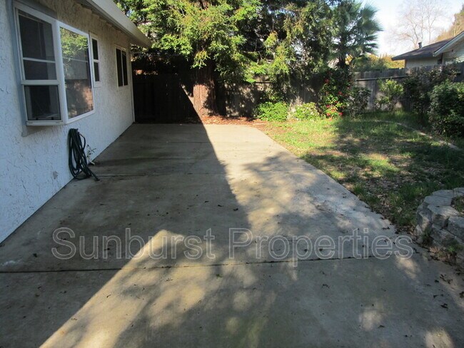 Building Photo - 11071 Cilker River Way