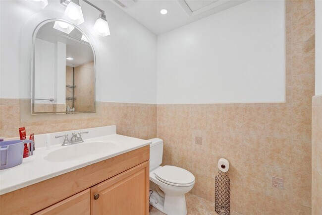 Building Photo - 5514 SW 28th Terrace