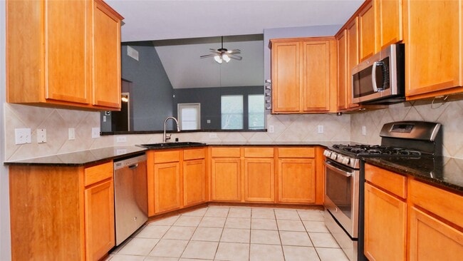 Building Photo - 2931 Meadowglen Cove