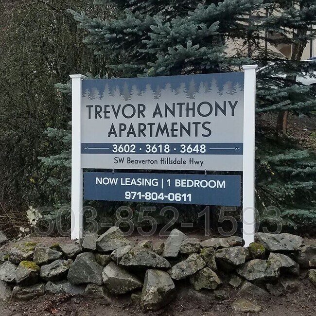 Building Photo - 3618 SW Beaverton Hillsdale Hwy