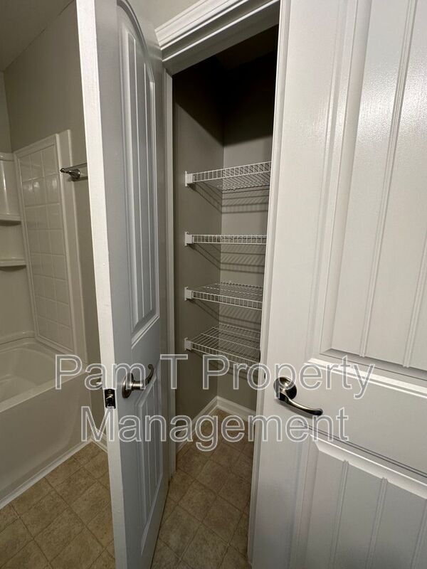 Building Photo - 106 Sonata Cir