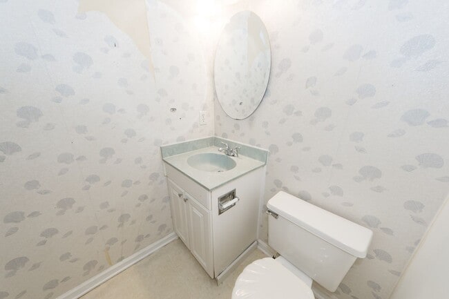 Building Photo - 2 Bedroom 2 Bath Townhouse in Crowfield Pl...