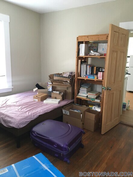 Building Photo - 357 Windsor St