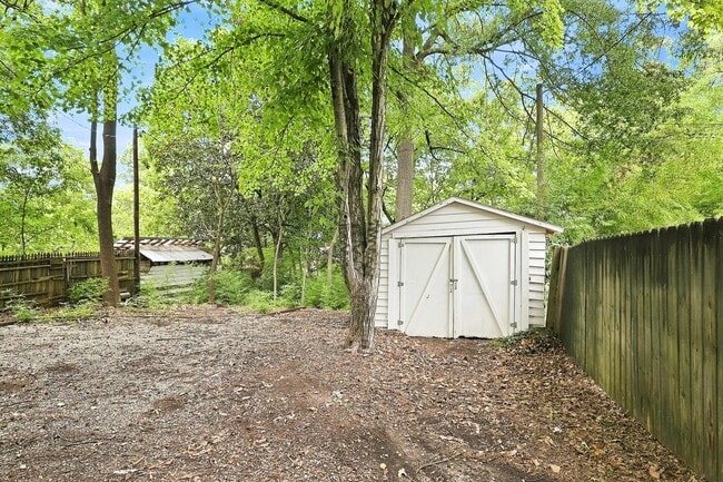 Building Photo - 1606 Walker Ave