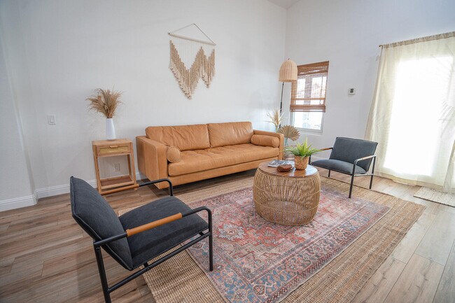 Building Photo - 45150 Birchcrest Cir