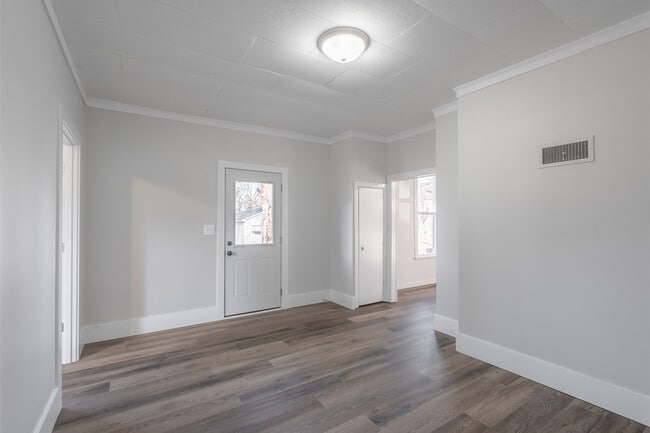 Building Photo - 201 14th St