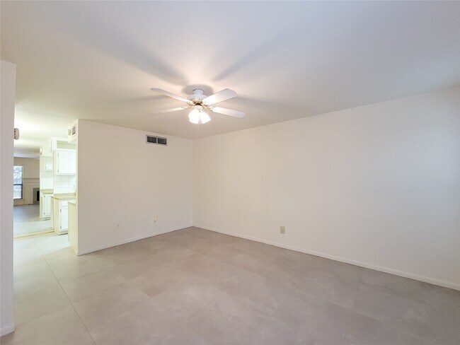 Building Photo - 1601 S Shepherd Dr