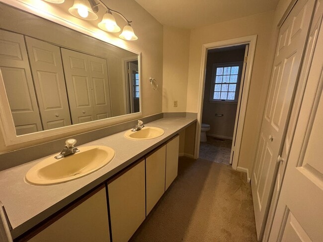 Building Photo - Home for Rent in Presidential Lakes