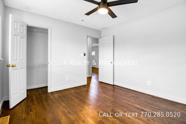 Building Photo - 3447 Pierce St