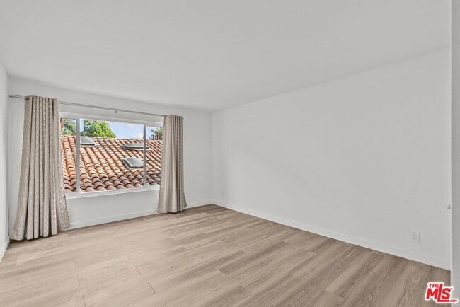 Building Photo - 3663 Los Feliz Blvd