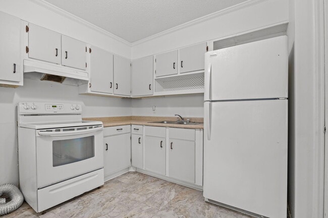 Building Photo - 110 Moore Rd