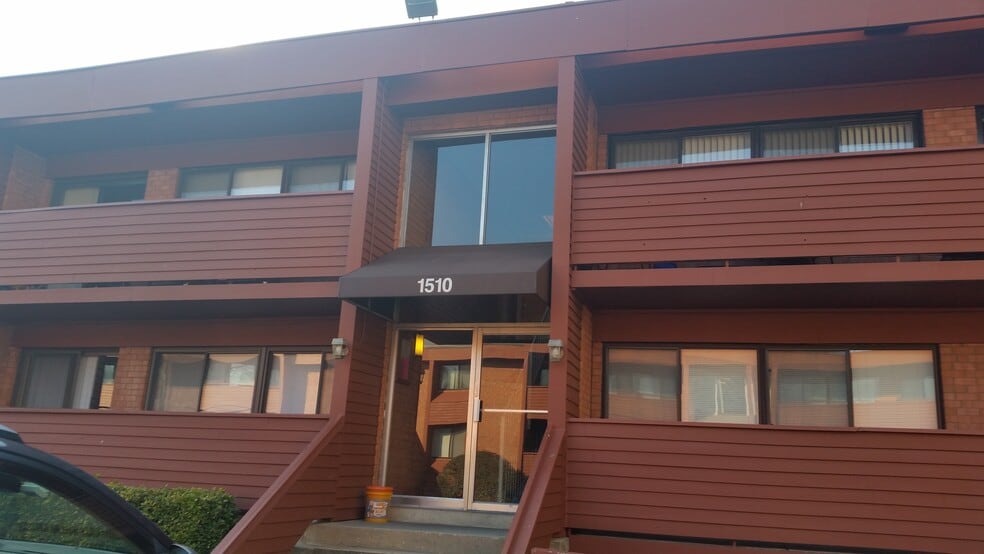 Building Photo - 1510 S George Mason Dr