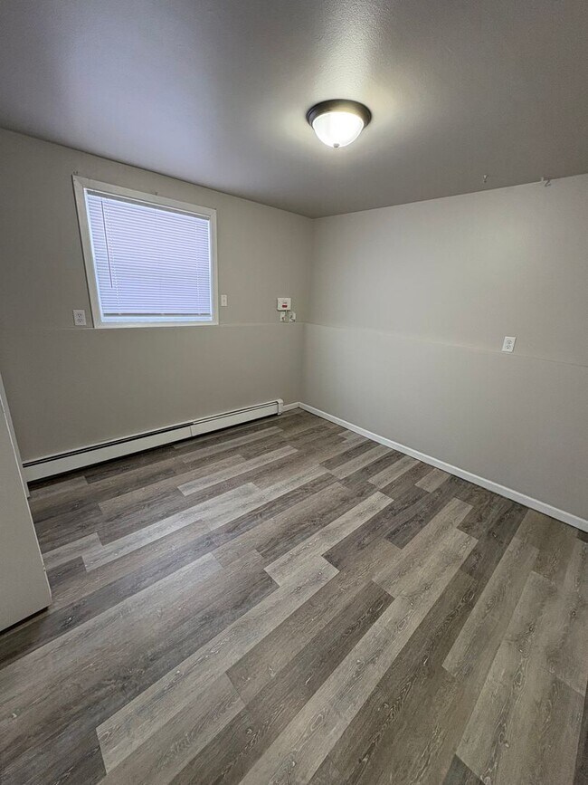 Building Photo - 2 Bedroom Duplex