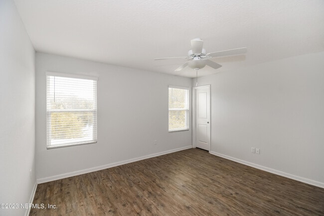 Building Photo - 570 Eiseman Wy