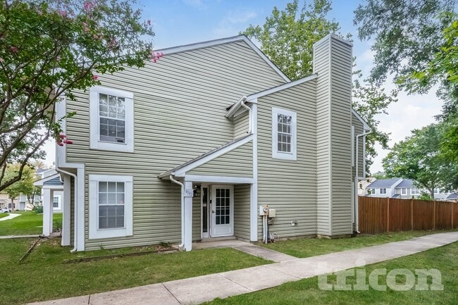 Building Photo - 4192 Bluebird Dr