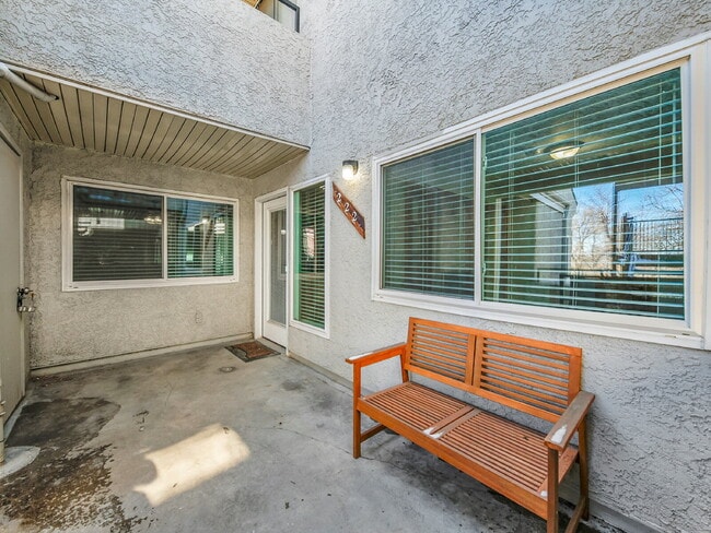 Building Photo - $1,440.95 with $300.00 OFF the FIRST MONTH'S RENT - 2 Bedrooms, 1 Bathroom, Condo in Lakewood wit...