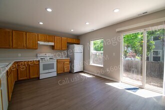 Building Photo - 3326 Warren Farm Dr