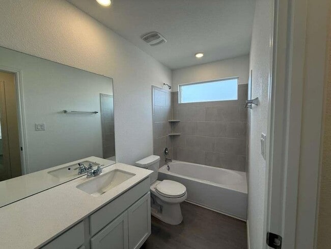 Building Photo - 223 Camargue Dr