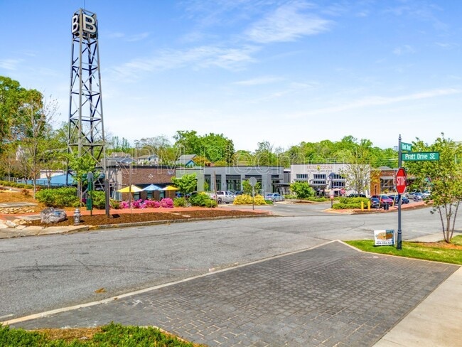 Building Photo - 383 Pratt Dr SE