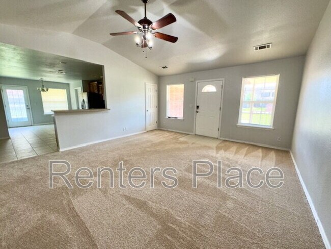 Building Photo - 3605 W Beech