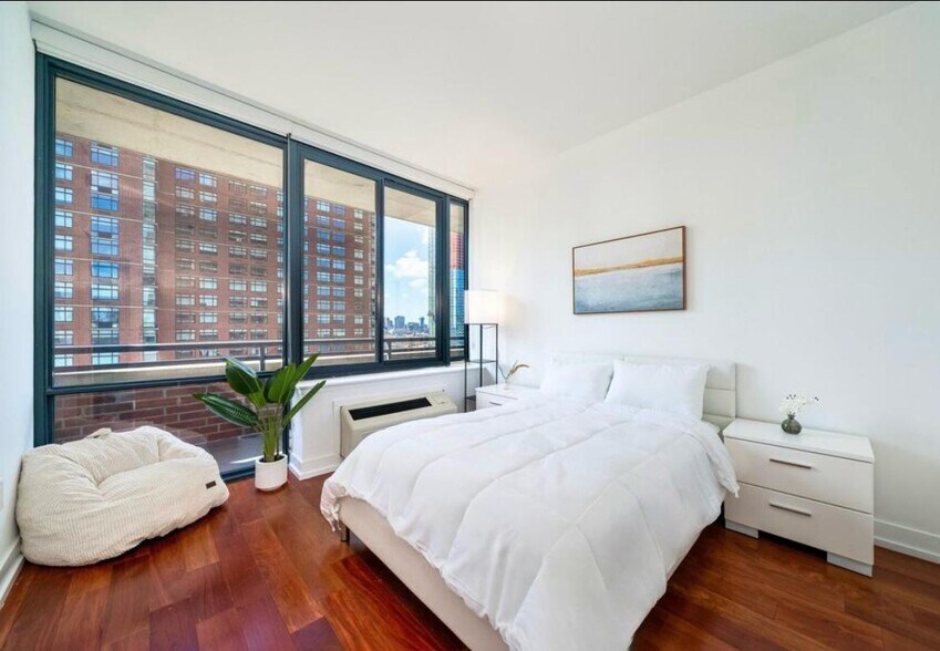 Bedroom 2 - 389 Washington St