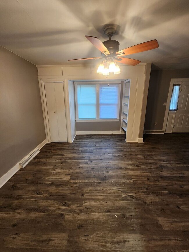 Building Photo - 612 S 8th St