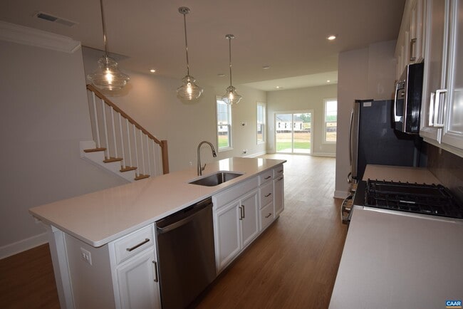 Building Photo - 129 Crabapple Ln
