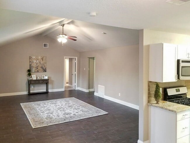 Building Photo - 3622 Valerie Ln