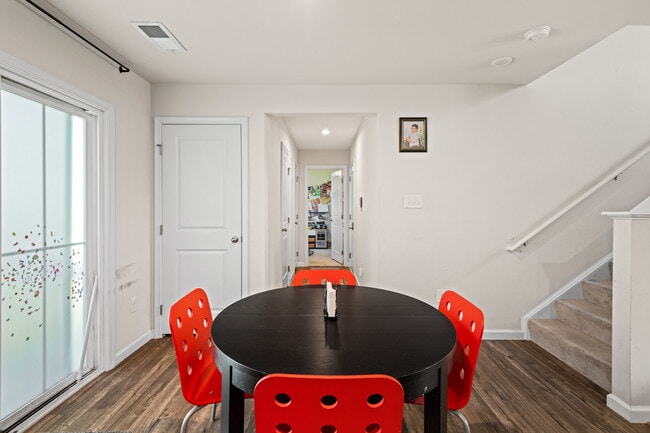 Building Photo - 21012 Baileys Grove Dr