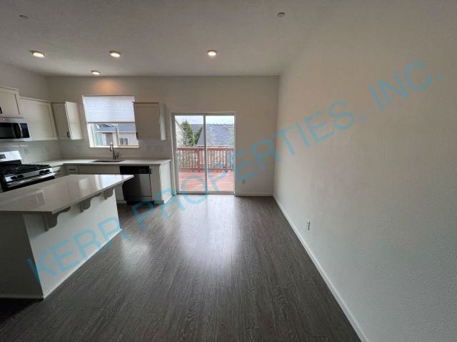 Building Photo - Spacious 4-Bedroom Townhouse with 3.5 Baths in Prime Happy Valley Location – 2021 Sq Ft of Modern...