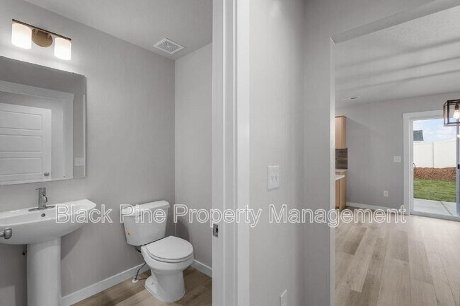 Building Photo - 11116 W Langit St