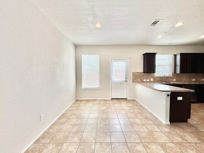 Building Photo - 3314 Candleside Dr