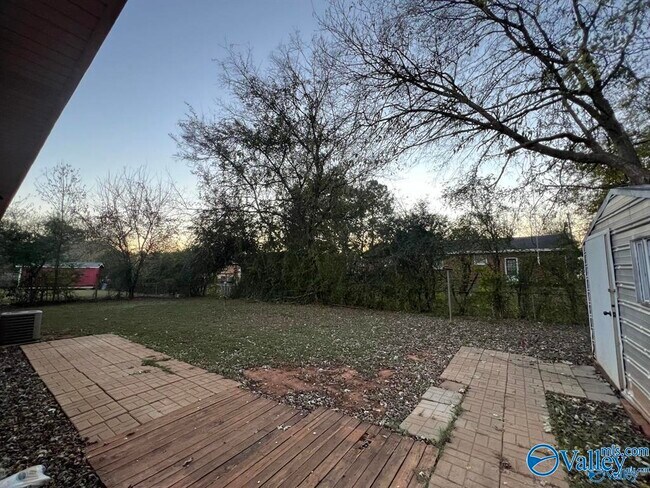 Building Photo - 3415 Mimosa Ln NW