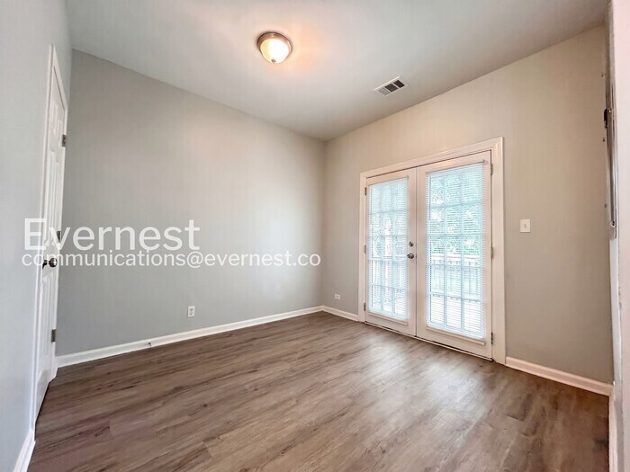 Building Photo - 687 S Evelyn Pl NW