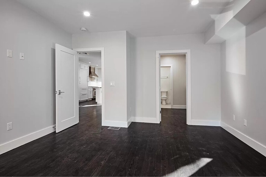 Building Photo - 57 Hurley St