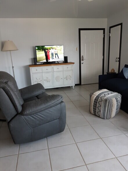 Living area - 15421 Seamount Cay Ct