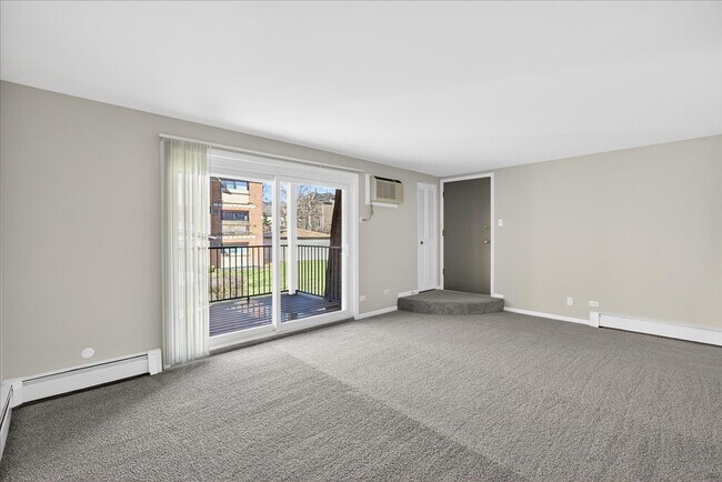 Building Photo - 604 W 65th St