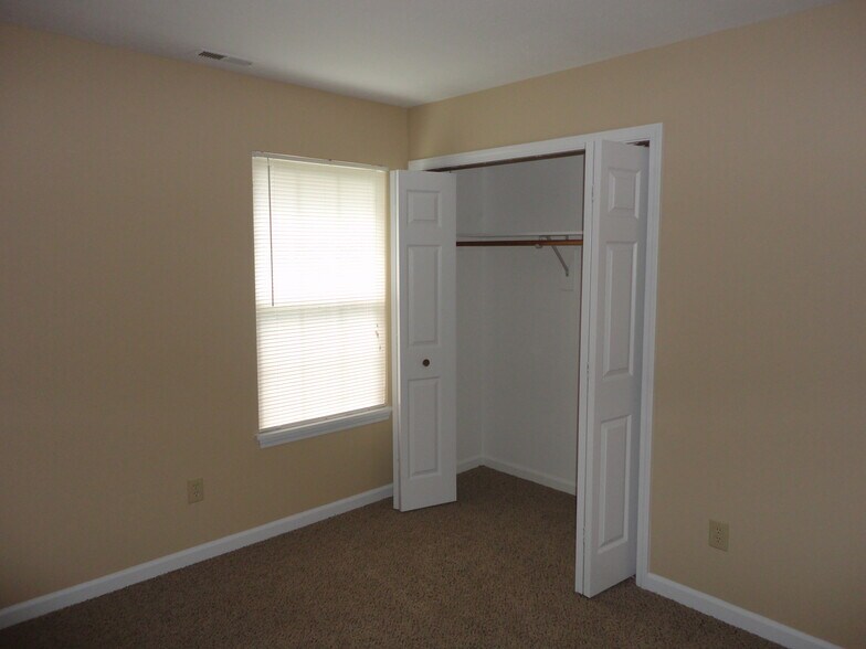 Building Photo - 620 Crystal Woods Cir