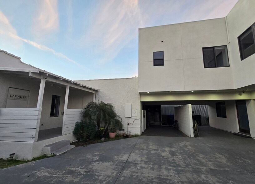 Building Photo - 3121 Larga Ave