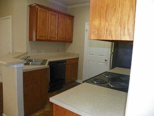 Building Photo - 2601 Cypress Ln