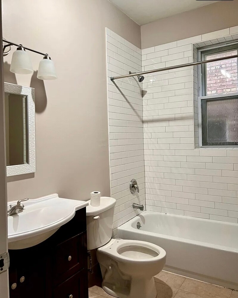 Building Photo - 3409 S Lowe Ave