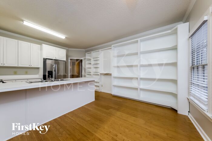 Building Photo - 914 Flicker Ln