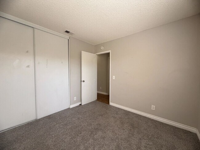 Building Photo - 15366 Black Shadow Dr
