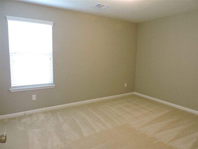 Building Photo - 1102 Upton Ct