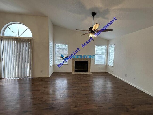 Building Photo - Remodeled 3BD/2BA Gem in Vintage Park
