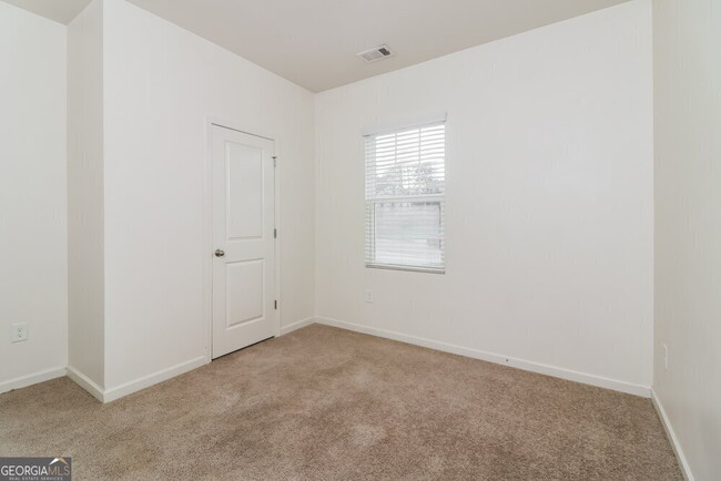 Building Photo - 7261 Lacey Dr