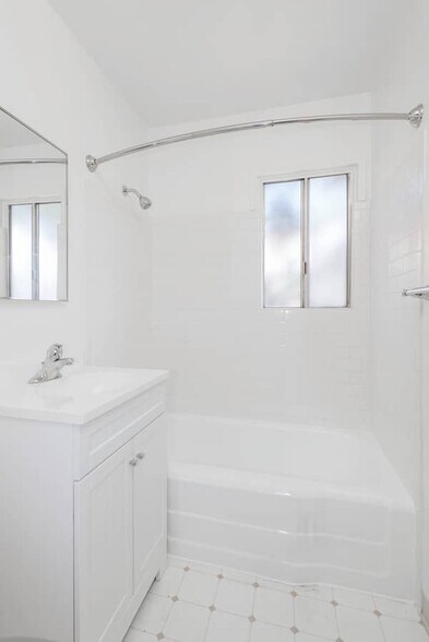 Building Photo - 2339 Abbot Kinney Blvd