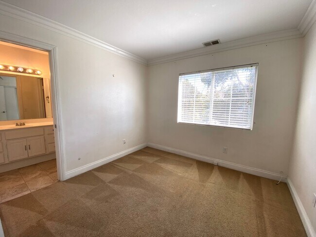 Building Photo - 1201 Trapani Cove