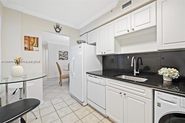 Building Photo - 2501 S Ocean Dr